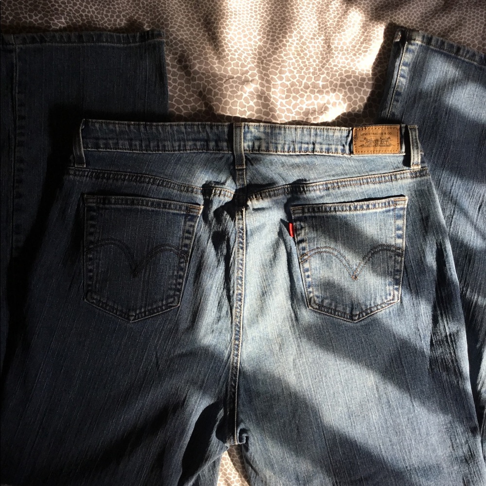 PLUS SIZE LEVIS - Picture 2 of 4